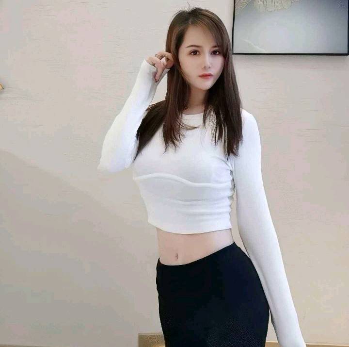 分享一爱锻炼的 极品大胸少妇  身材火辣